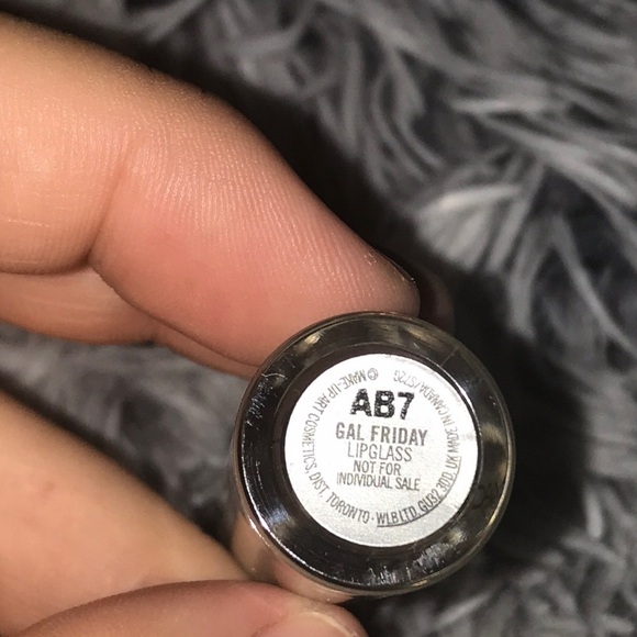 MAC. Cosmetics matte makes metal : nude lips set - Picture 6 of 9